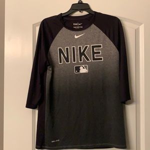 Nike Men’s 3/4 sleeve MLB shirt